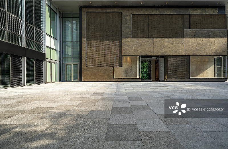 步行街上的高档商店图片素材