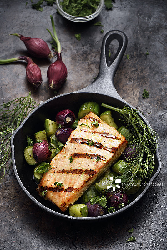 烤三文鱼图片素材