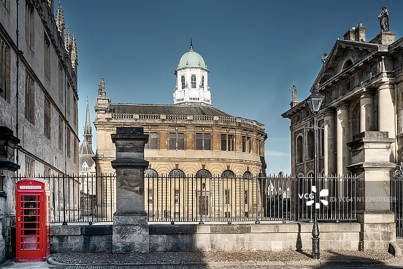 英国牛津大学的克拉伦登楼、谢尔登剧院和博德利图书馆图片素材