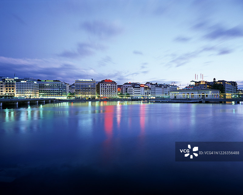 日内瓦夜景图片素材