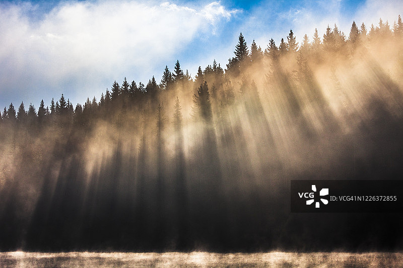 水晶光芒图片素材