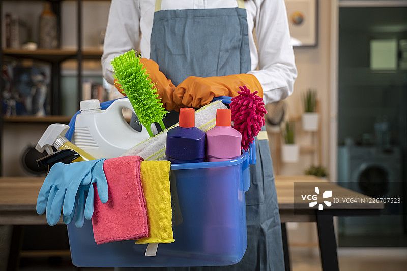 带厨房的现代简约客厅，新房内景图片素材