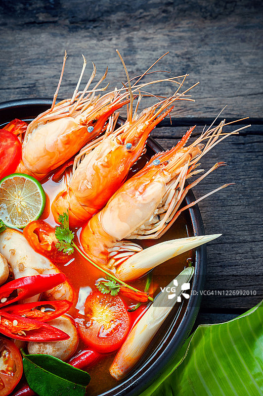泰式冬阴功鲜虾酸辣汤图片素材