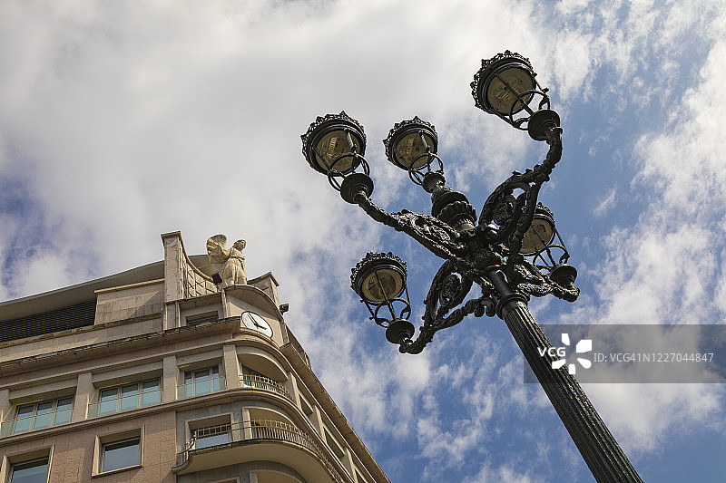西班牙加利西亚维戈市中心的办公楼图片素材