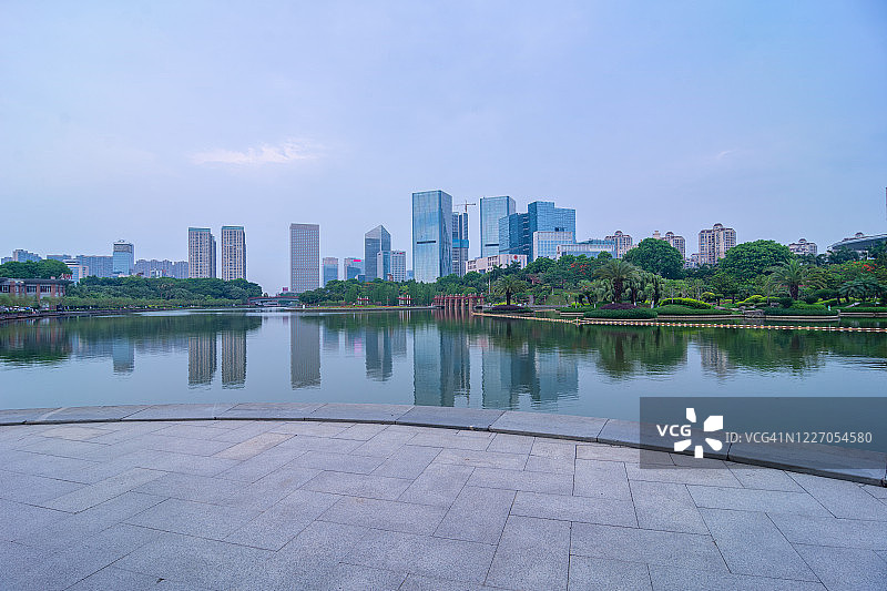 城市湖泊公园图片素材