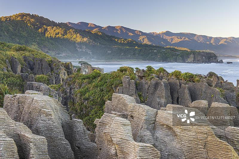 新西兰帕帕罗瓦国家公园煎饼岩的岩层图片素材