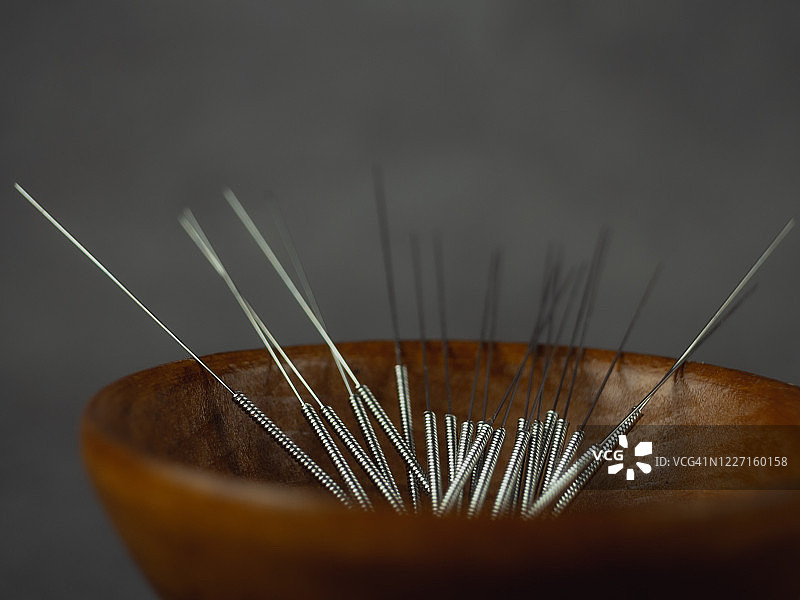 一碗针灸针图片素材