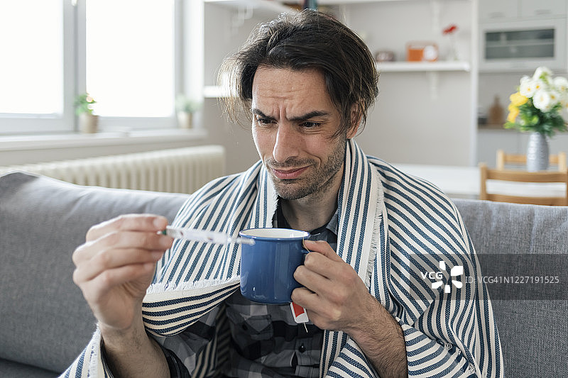 生病的年轻人图片素材