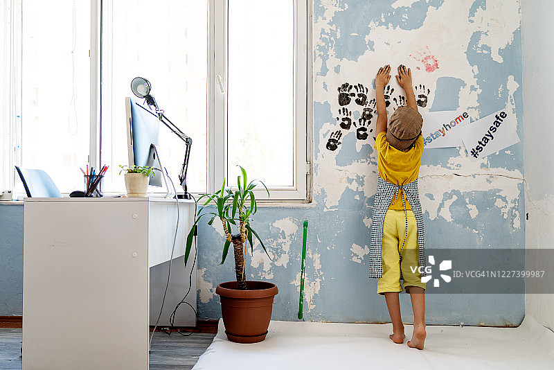 七岁小学生手指画图片素材