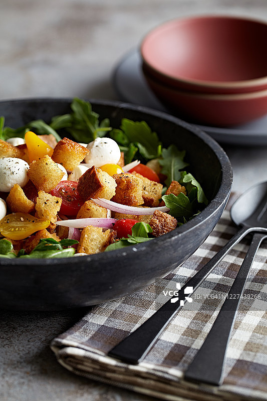 意式面包沙拉图片素材