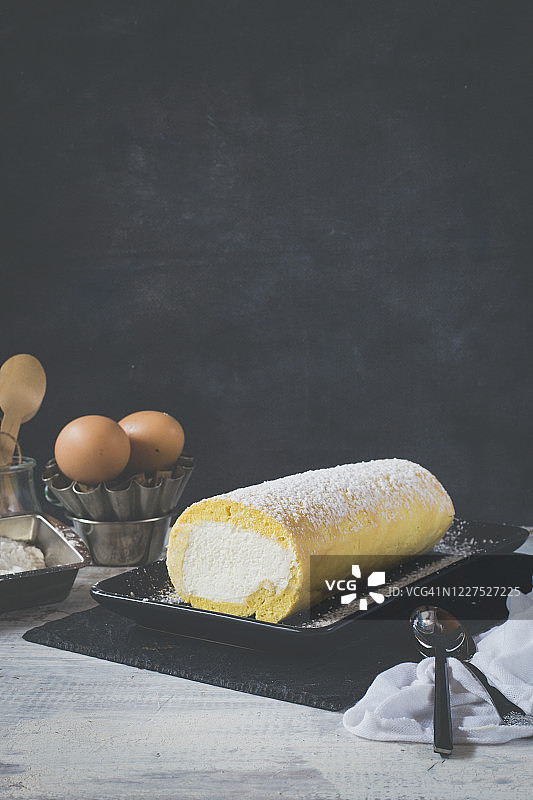 糖霜烤奶油卷图片素材