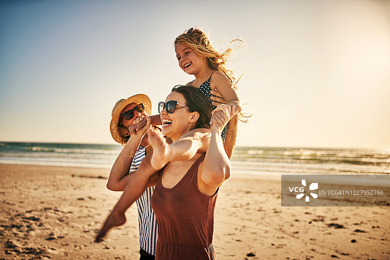 快乐的夏日假期图片素材