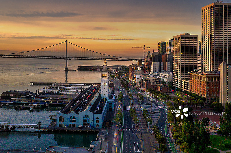 日出时分旧金山Embarcadero区航拍景观图片素材
