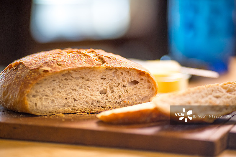 刚出炉的自制面包图片素材