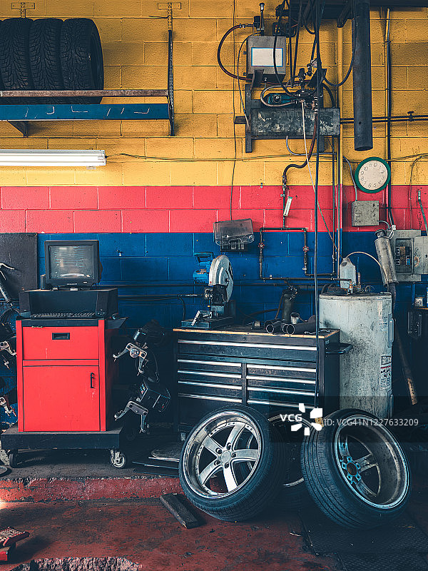 汽车修理店内部图片素材