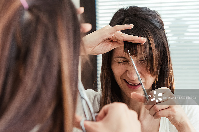 居家理发图片素材