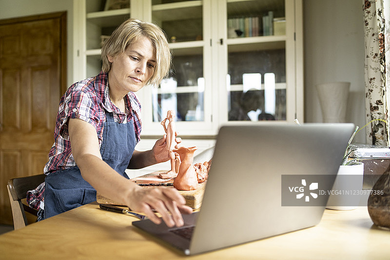 雕塑网络课程图片素材