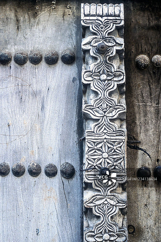 桑给巴尔石头城的木雕门图片素材