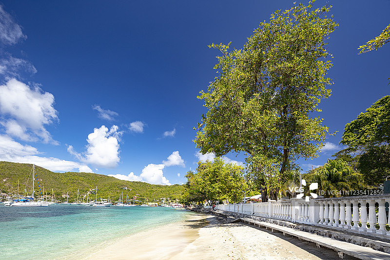 伯基亚贝尔蒙特海滩及步行道，圣文森特和格林纳丁斯，2019图片素材
