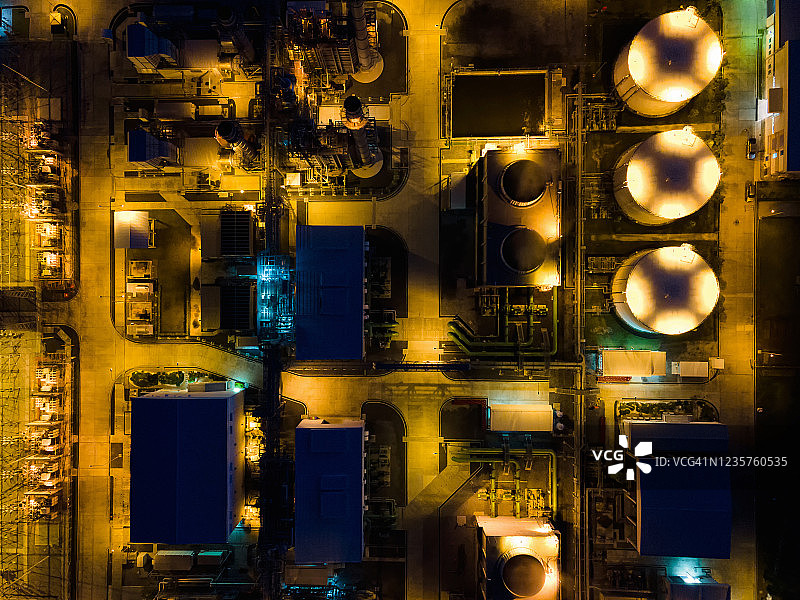 俯视角度：发电厂电力供应。燃气涡轮发电厂。图片素材
