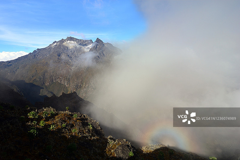 从布朱库山口眺望斯皮克山图片素材