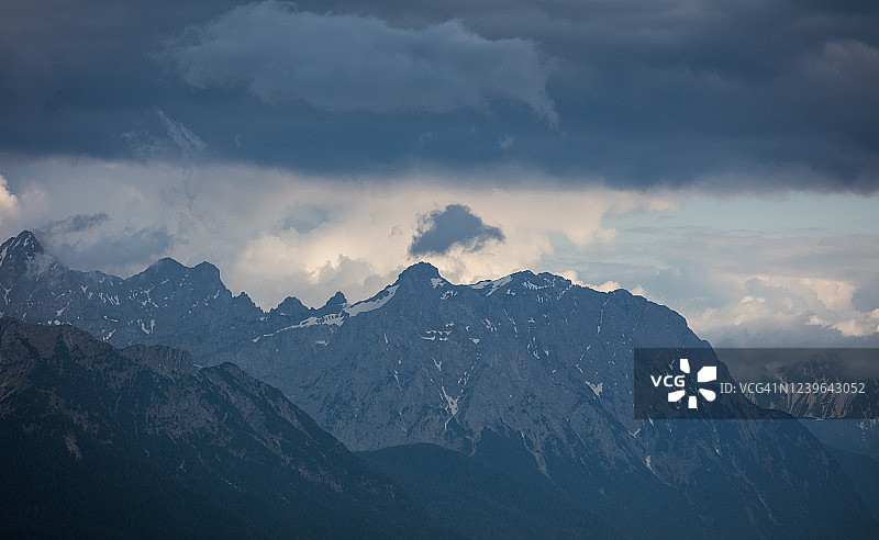 巴伐利亚阿尔卑斯山-赫尔佐格stand图片素材
