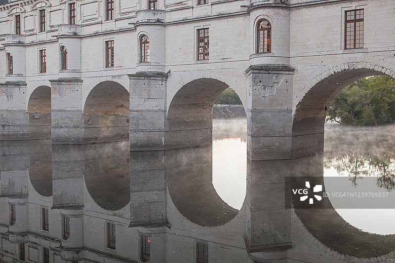 法国卢瓦尔河谷舍农索城堡的拱门图片素材