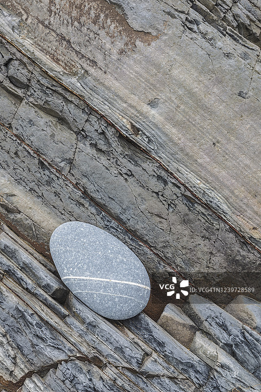 英国康沃尔Sandymouth海滩岩石抽象图案图片素材