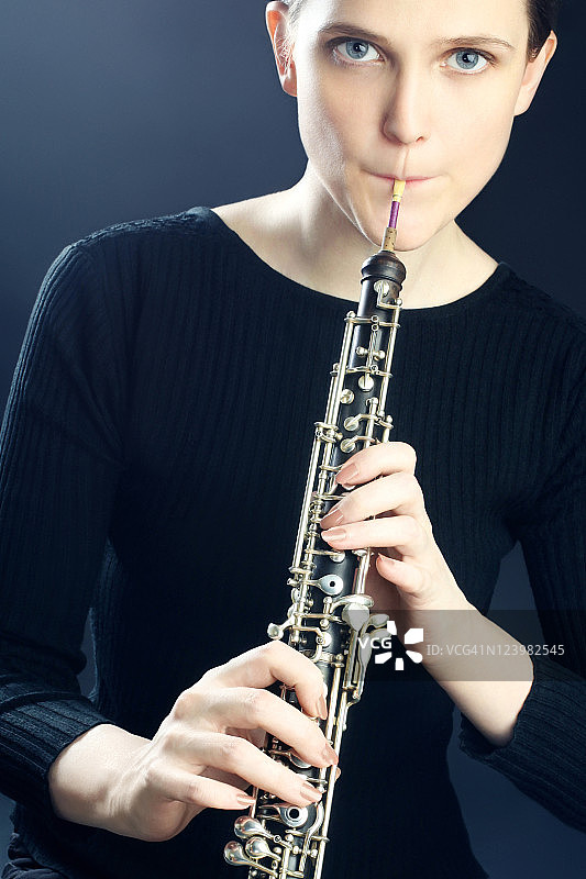 双簧管演奏图片素材