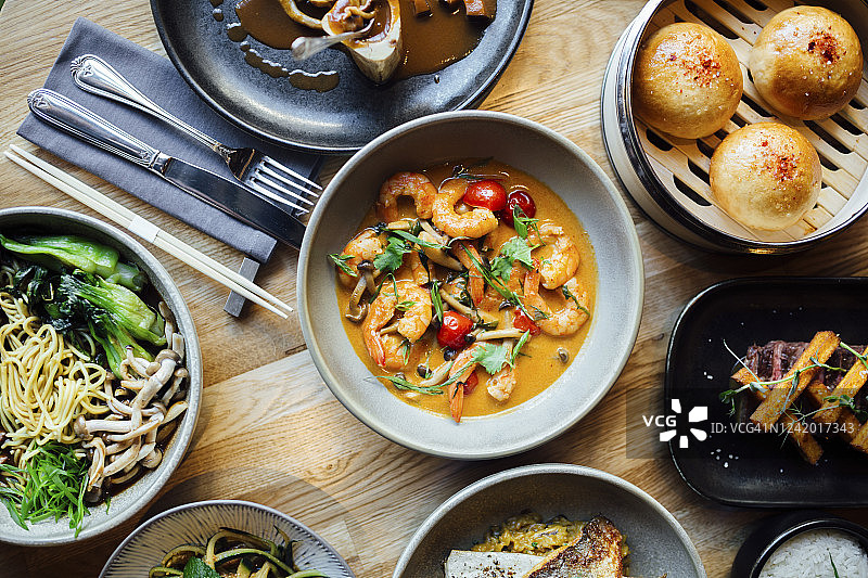 东南亚混合美食的俯视景观图片素材