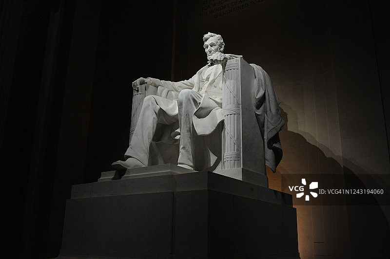 夜幕下的林肯纪念堂图片素材