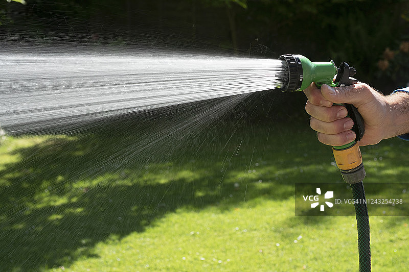 花园浇水软管特写图片素材