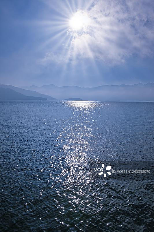 德国巴伐利亚瓦尔兴湖的日出图片素材