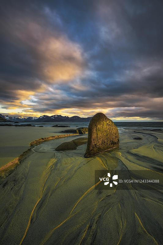 仲夏之夜，维克滕海滩，罗弗敦群岛，挪威图片素材