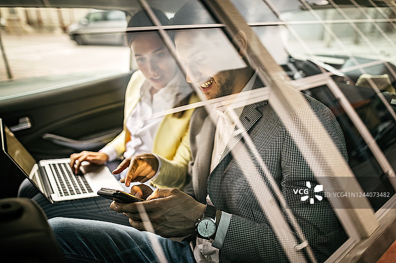 全新出租车应用上线图片素材