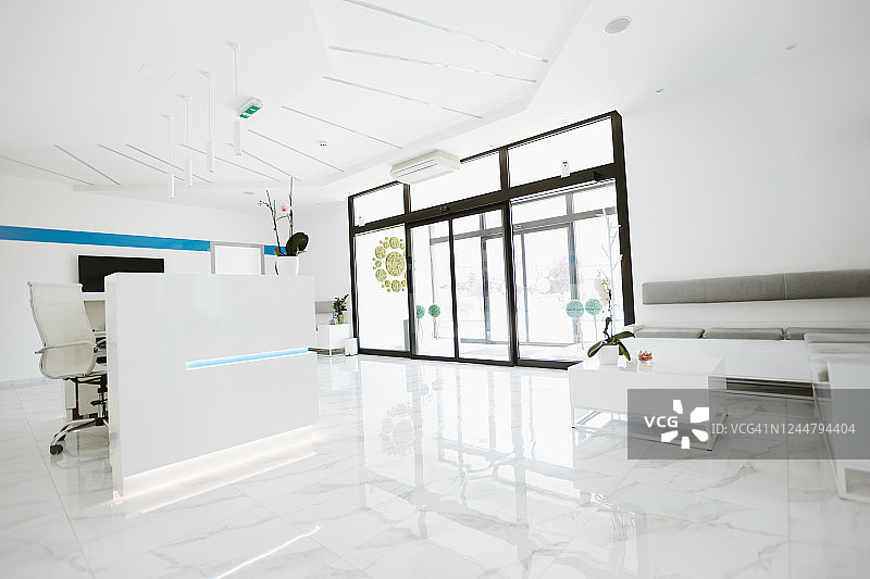现代诊所的接待台图片素材
