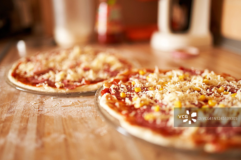 奶酪番茄自制披萨图片素材