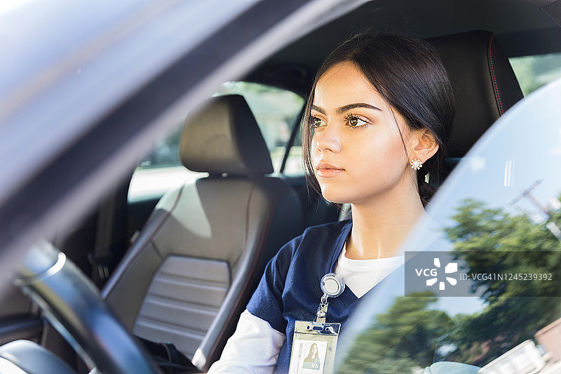女医护人员上班途中图片素材