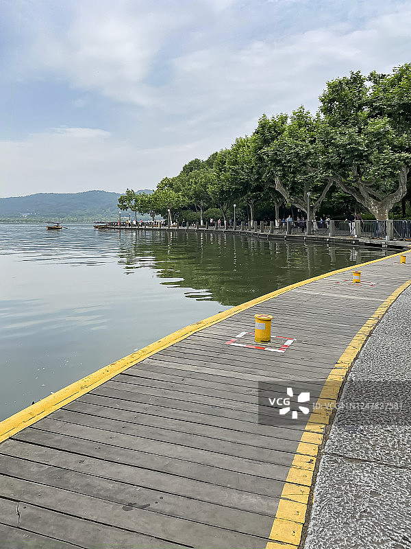 在中国杭州西湖码头看到的景色图片素材