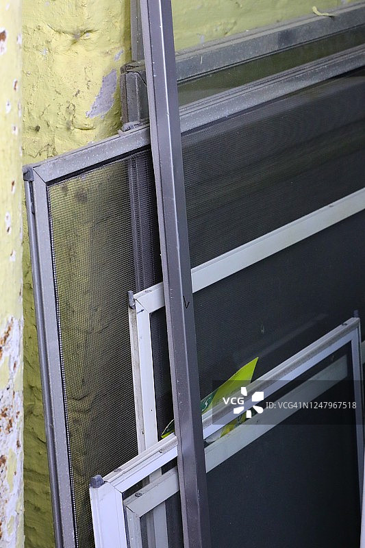 百叶窗和纱窗拼盘图片素材