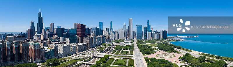 从格兰特公园看到的芝加哥天际线全景航拍图片素材