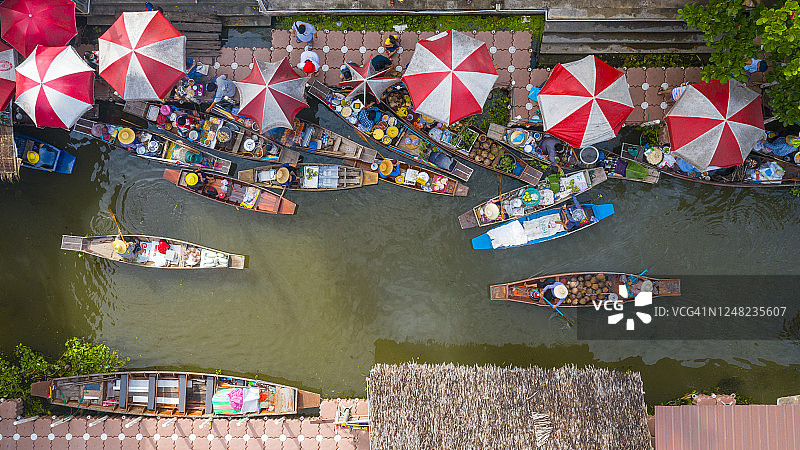 泰国曼谷水上市场的好船图片素材