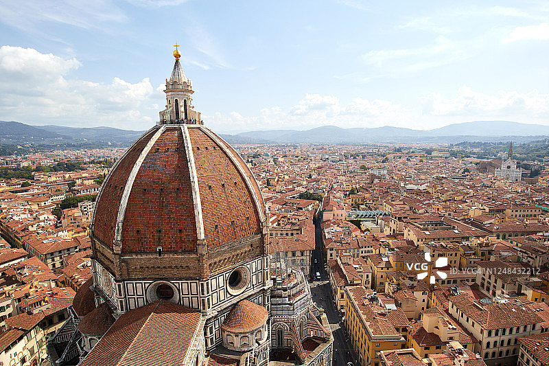意大利佛罗伦萨的佛罗伦萨大教堂，又名圣母百花大教堂图片素材
