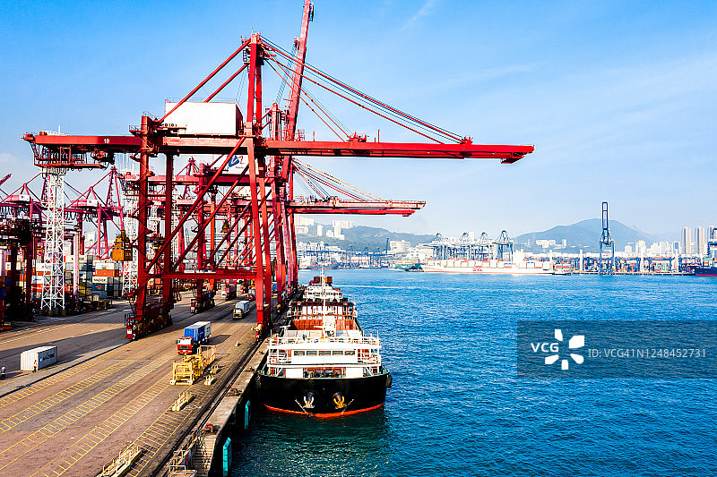 香港进出口和商业物流集装箱船图片素材