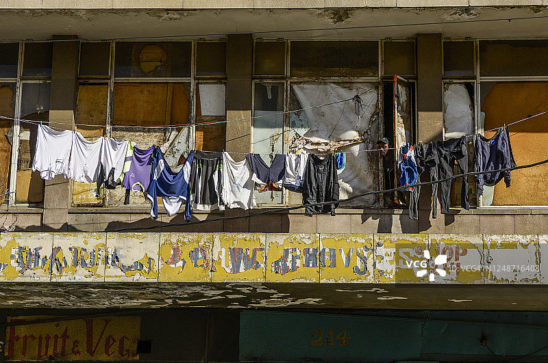 晾衣绳上的衣服图片素材