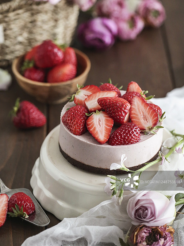 草莓芝士蛋糕图片素材
