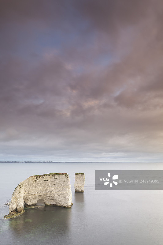 英国多塞特郡侏罗纪海岸的老哈里岩图片素材