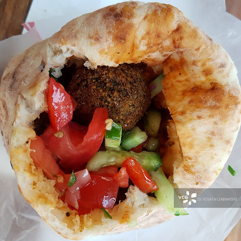 犹太洁食炸豆丸皮塔饼，受欢迎的以色列食品图片素材