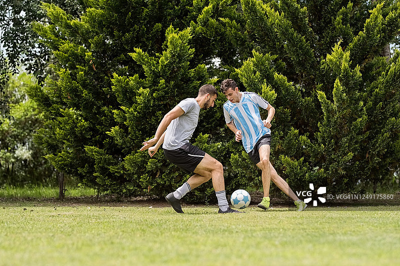 足球比赛瞬间图片素材