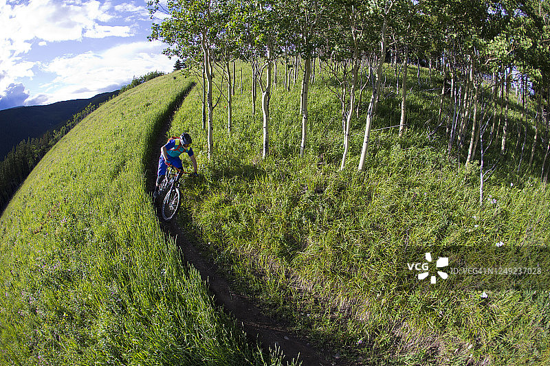 山地自行车骑手图片素材